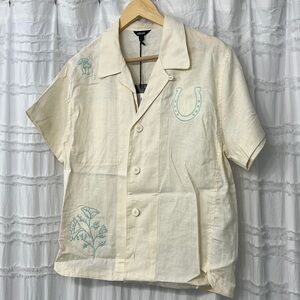 BNWT EMBROIDERED ALLBIRDS BUTTON UP TOP